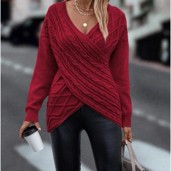 New V neck crossover cable knit sweater - Picture 4 of 6